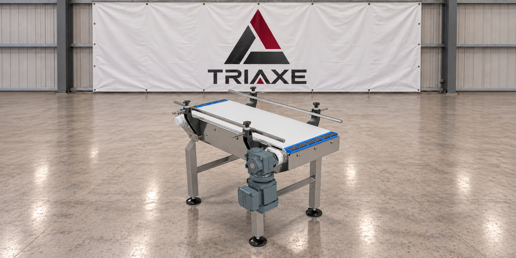 Conveyor modular W14INL100 vista diagonal en taller TRIAXE